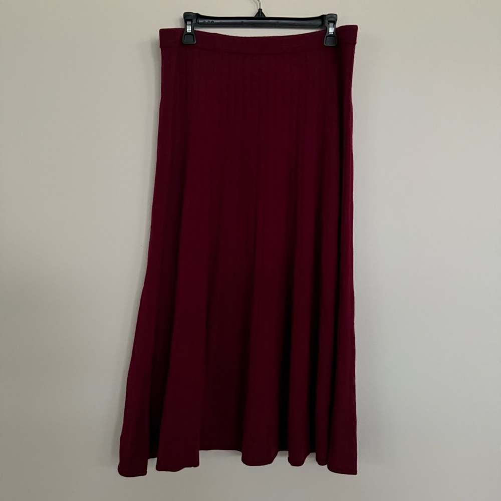 NEW Banana Republic 100% Extra Fine Merino Wool Dark Red Nezha Ribbed Midi Skirt - Picture 8 of 9